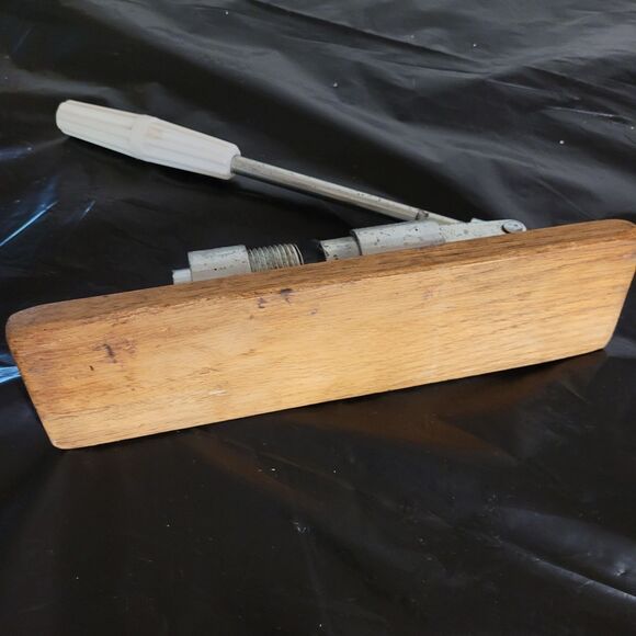 Vintage Reeds Rocket Nut Cracker Nutcracker Model 816 Made in USA - Picture 6 of 6